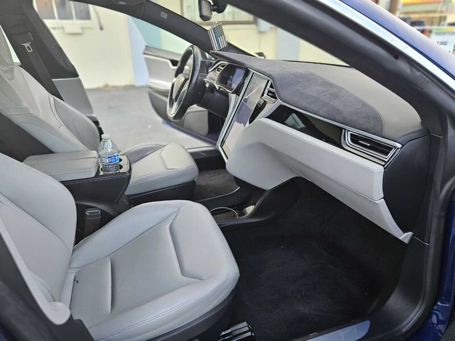 Tesla Model S 90D      2015