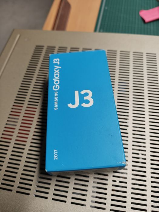 Samsung J3 na caixa
