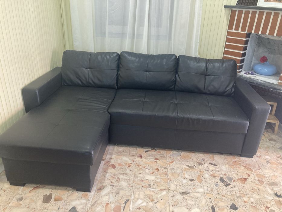 Sofá-Cama Preto Usado