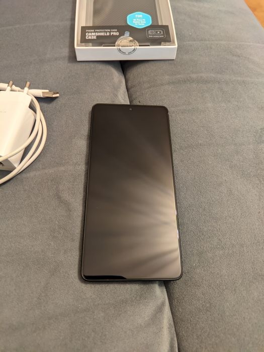 Poco f5 + Nillkin Case (brak bootloader)