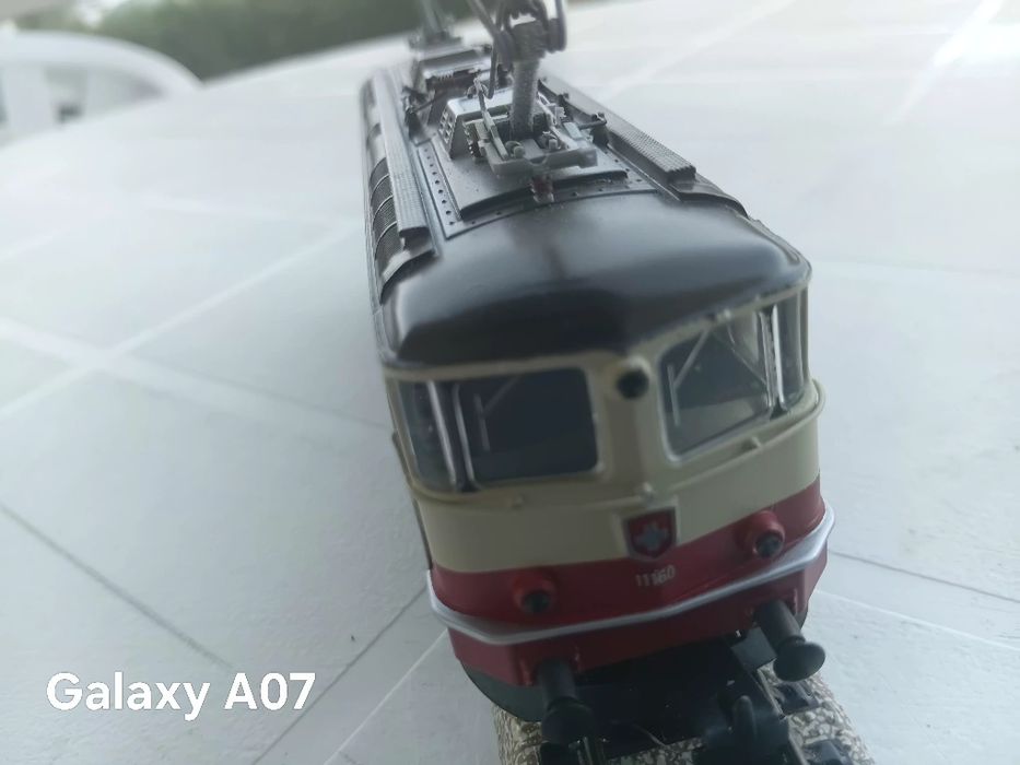 Locomotiva Marília nova rara com luzes troco.