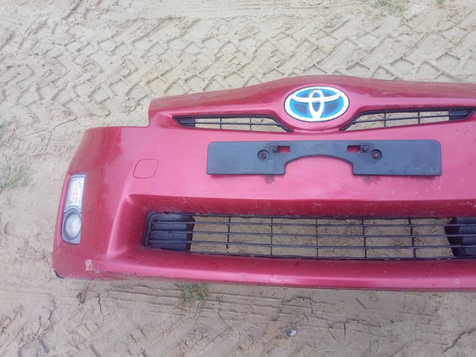 TOYOTA PRIUS III 09-11 zderzak przód kolor czerwony 3r3
