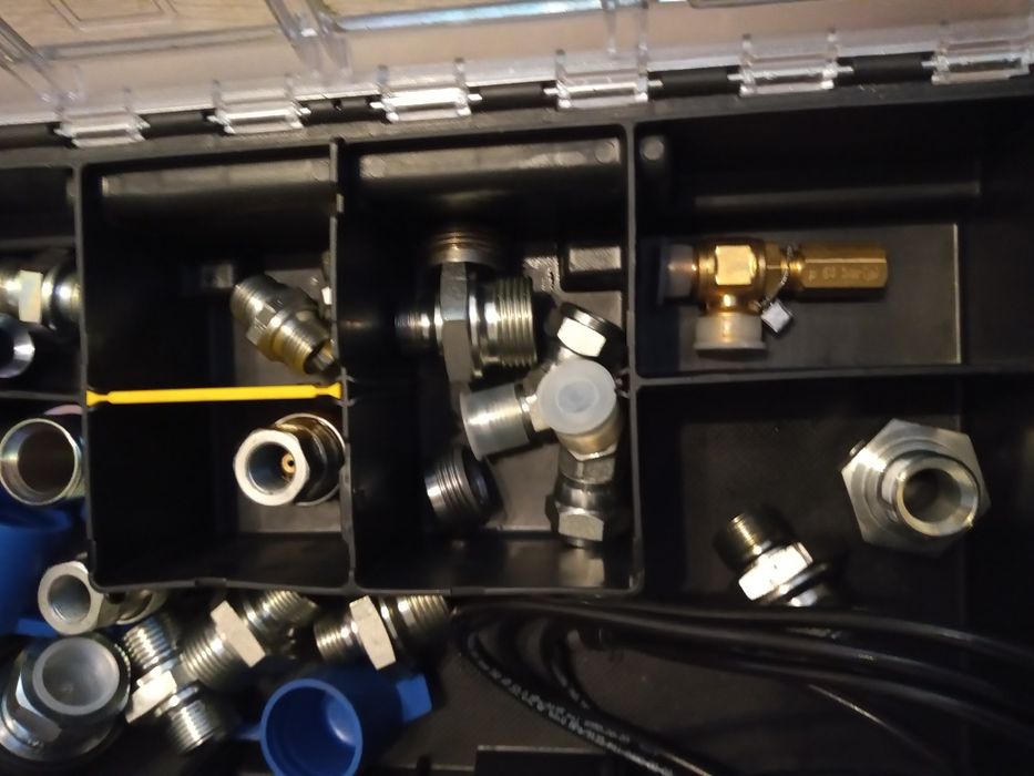 Wloskie złącza hydrauliczne