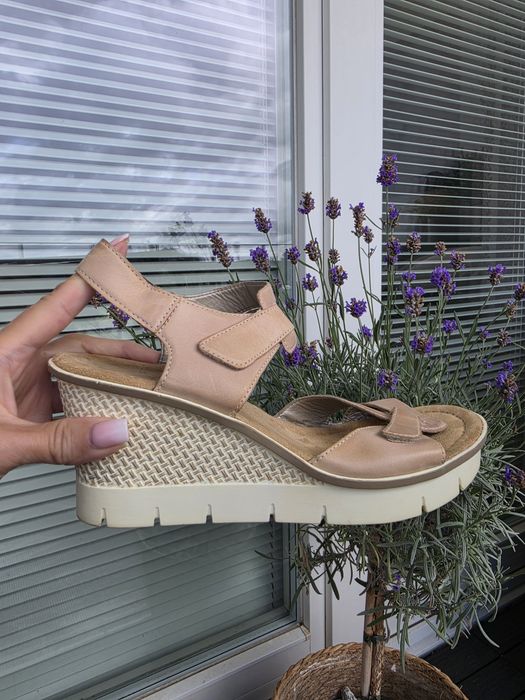 Rieker skóra naturalna 40