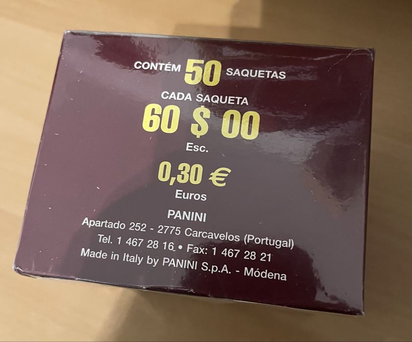 Caixa selada com 50 Carteirinhas/Saquetas Panini Futebol 2001/2002