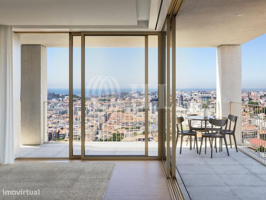 Apartamento T0 no Fernão Magalhães 127, Porto