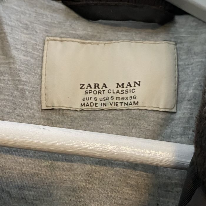Parka da Zara com detalhes em couro sintético./ Vintage/Raro