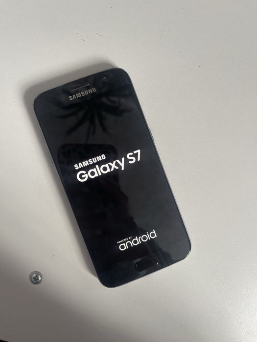 Samsung телефон.