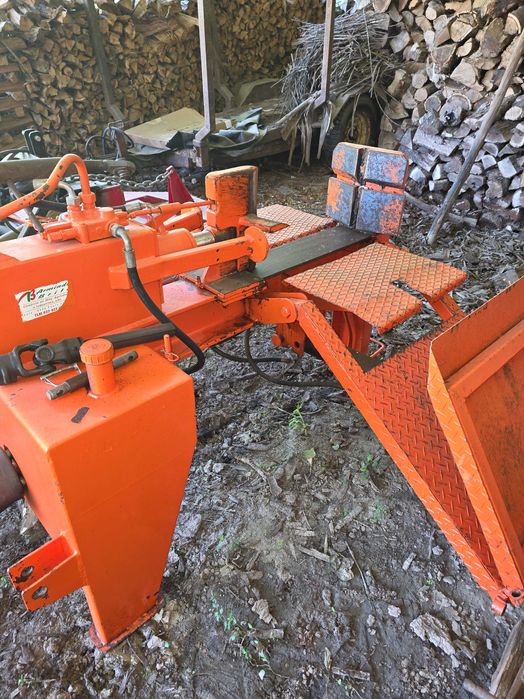 Rachador de lenha 15 toneladas com mesa elevatória