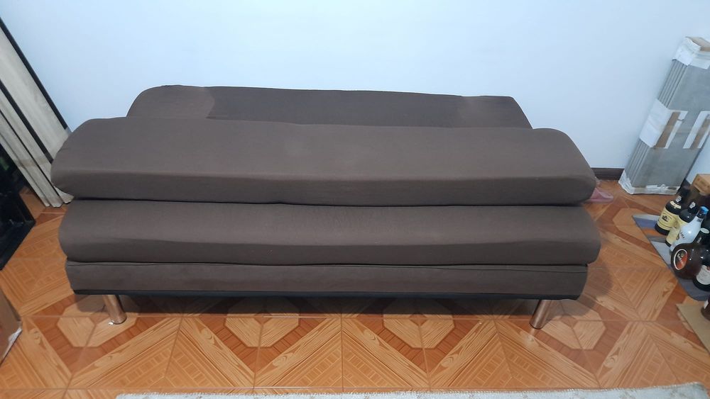 Sofá-cama com colchão