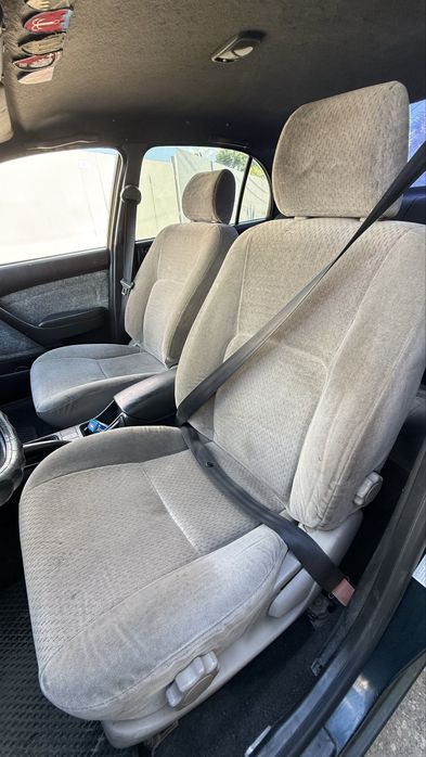 Toyota carina e