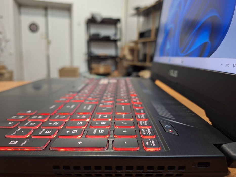 ASUS TUF Gaming FX505DU Ryzen 7 3750H GTX 1660 Ti 6Gb DDR4 16Gb SSD + HDD