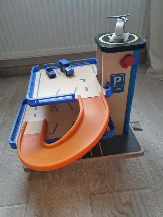 Парковка - паркінг - гараж 3-х поверхова для машинок