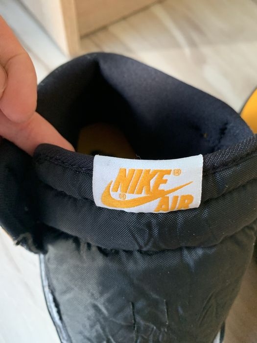 Nike Air Jordan 1 Retro High TAXI Yellow Toe