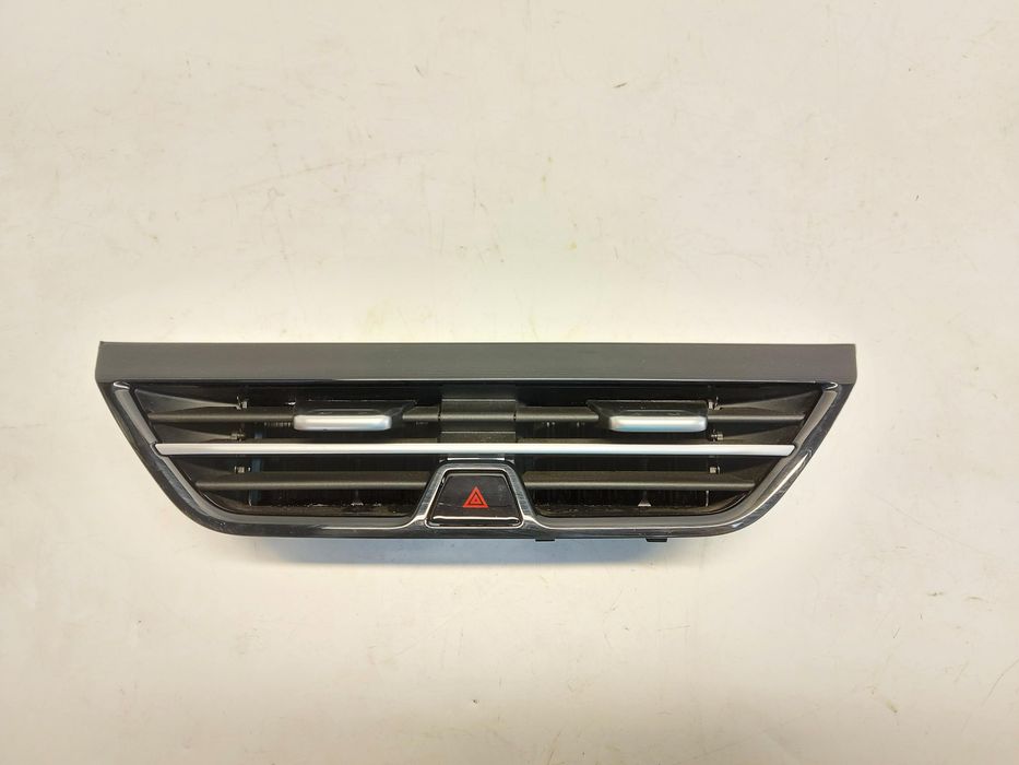 Vw passat r b9 3j0 2025r kratka środkowa nawiewu konsoli 3j1858069a