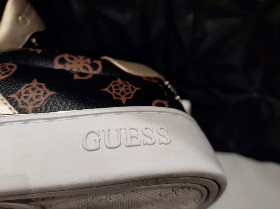 Buty Guess trampki 37