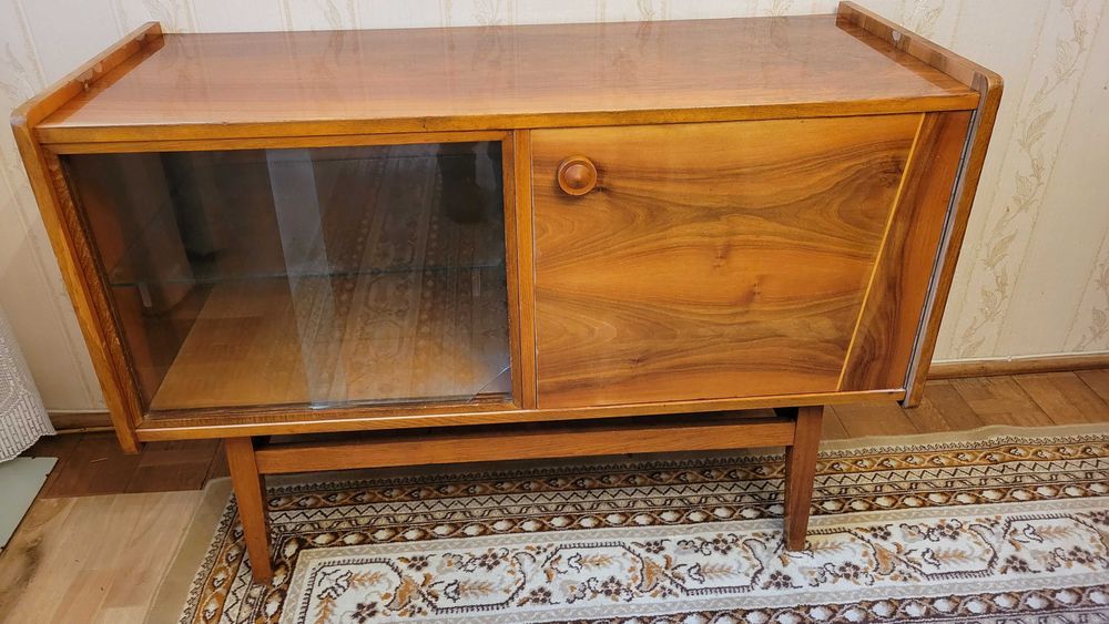 Komoda ''Bilea''lata 60-te PRL