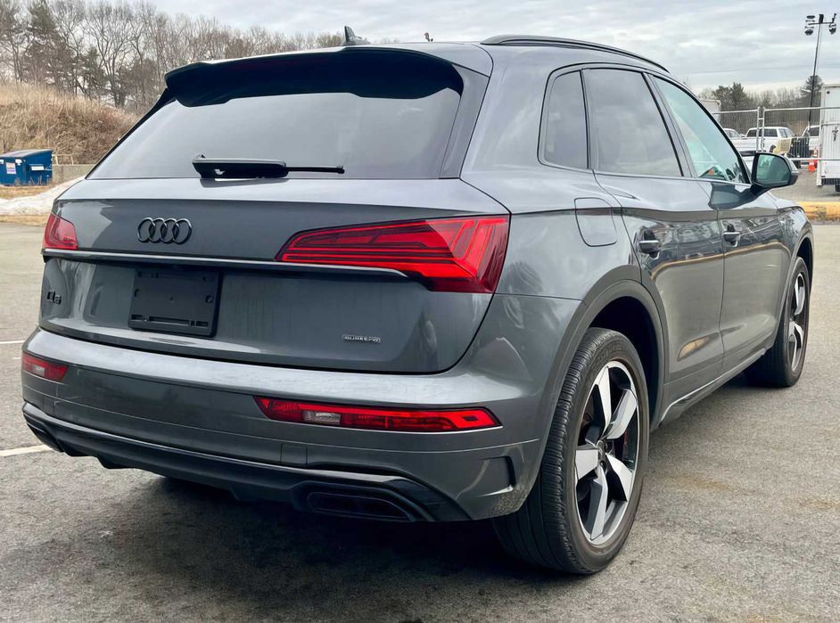Audi Q5      2022