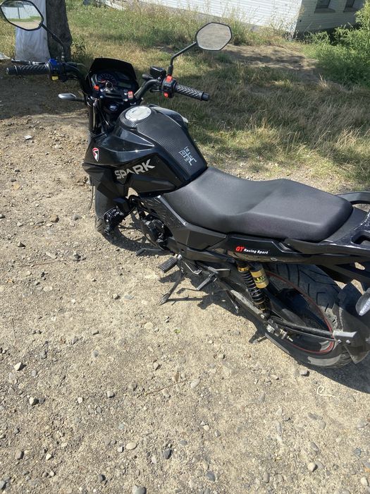 Продається мотоцикол хороший стан на ходу сів поїхав дальше