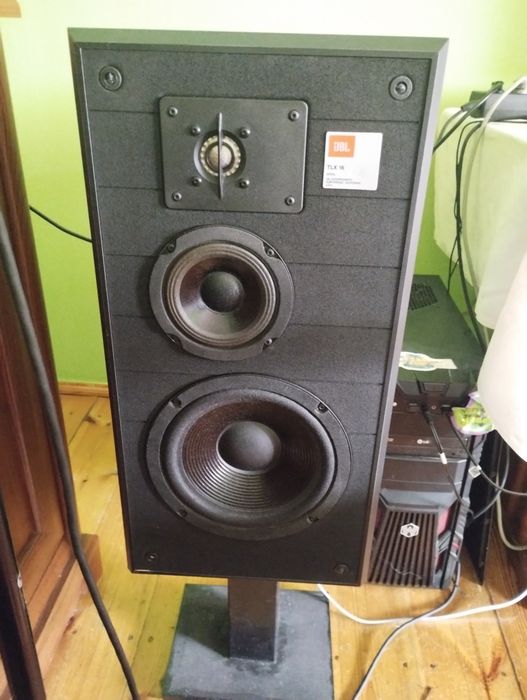 Kolumny JBL po modernizacji w inżynierii dźwięku