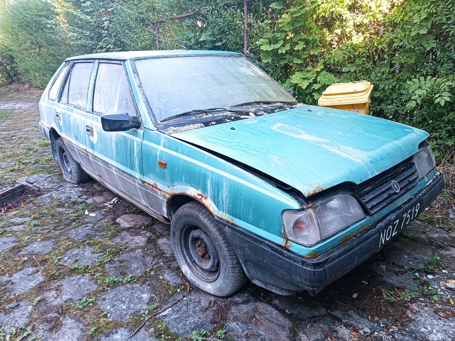 Sprzedam polonez caro FSO retro fiat poloneza na części  PRL vintage ozdoba złom zabytek części  lampy lampa