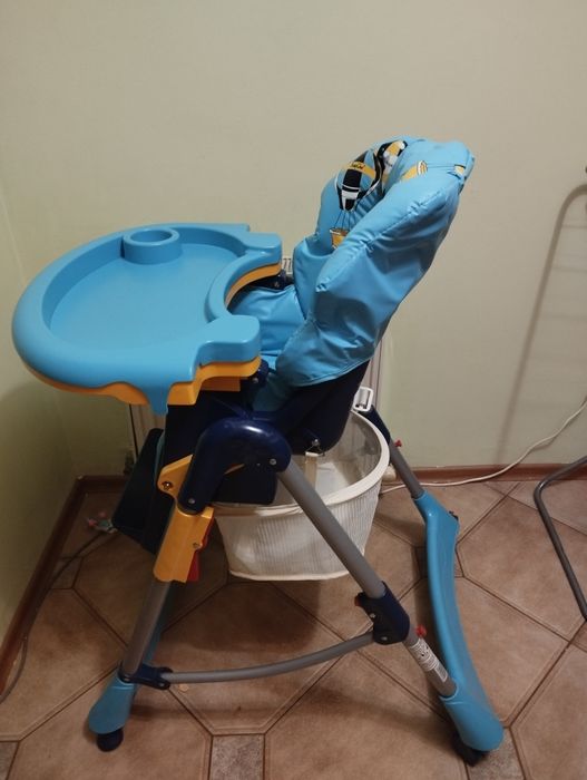 Продам дитячий стільчик для годування  BabyOno