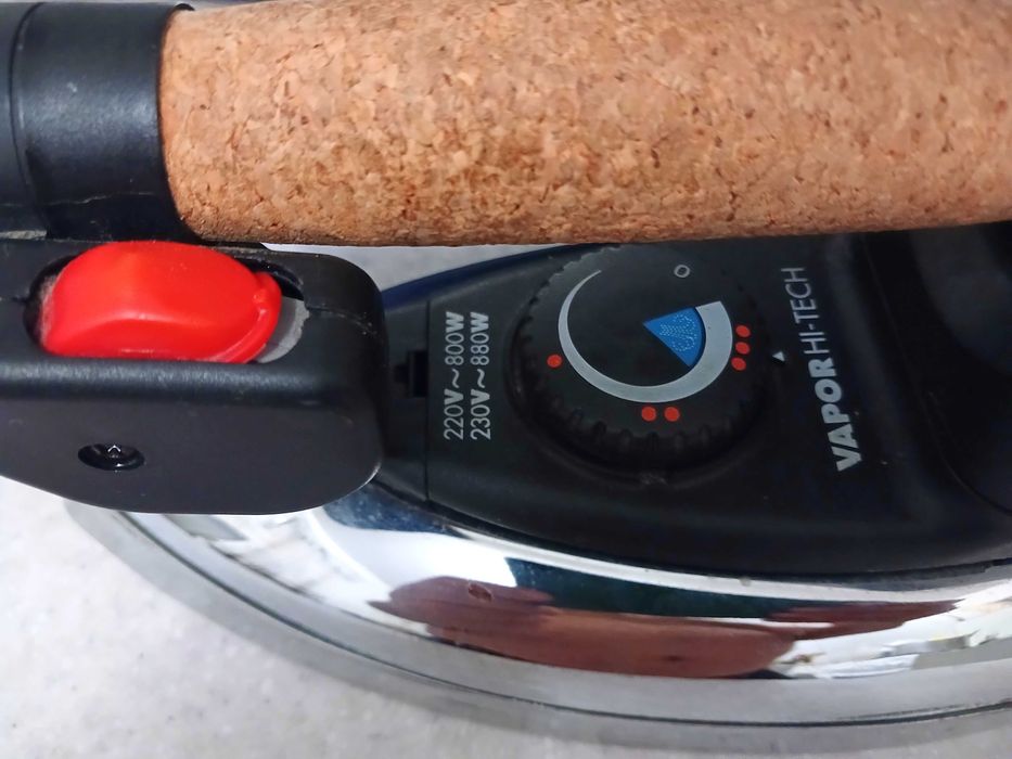 Knittax CBS 400 Промышленный Утюг с Парогенератором Германия