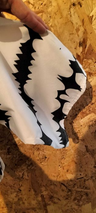 Camisa de manga comprida e larga