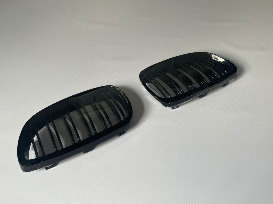Nerki Grill nakładki BMW E90 E91 08/11 Polift czarny połysk