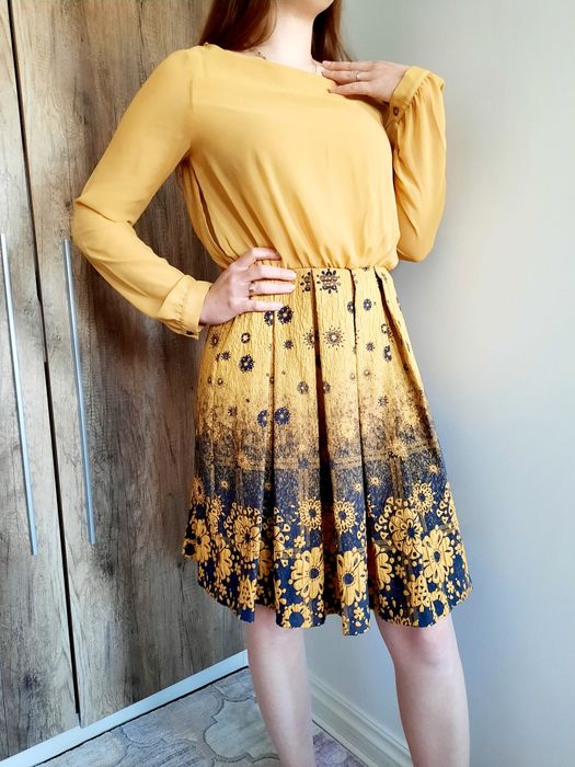 Elegancka musztardowa sukienka