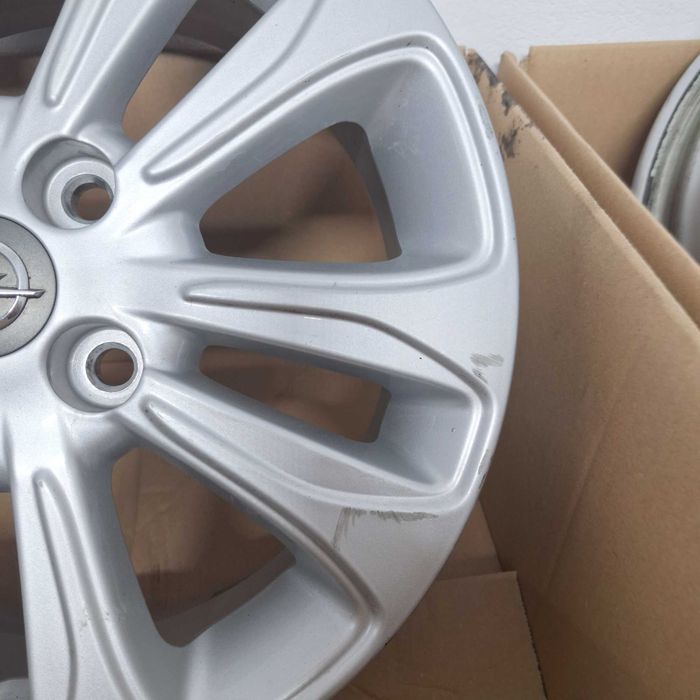 Oryginalne felgi aluminiowe 15'' GM OPEL 4x100 6J ET50  A166