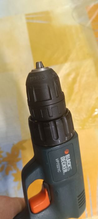 Aparafusadora black&Decker VP 7221C