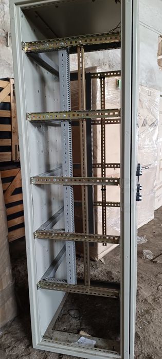 Шафа електротехнічна б.у. в гарному стані.