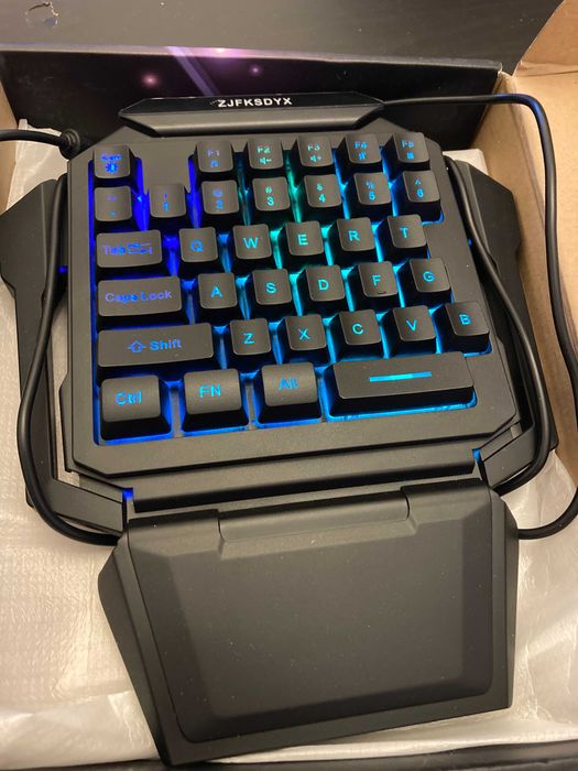 Jednoręczna klawiatura gamingowa mini przewodowa klawiatura