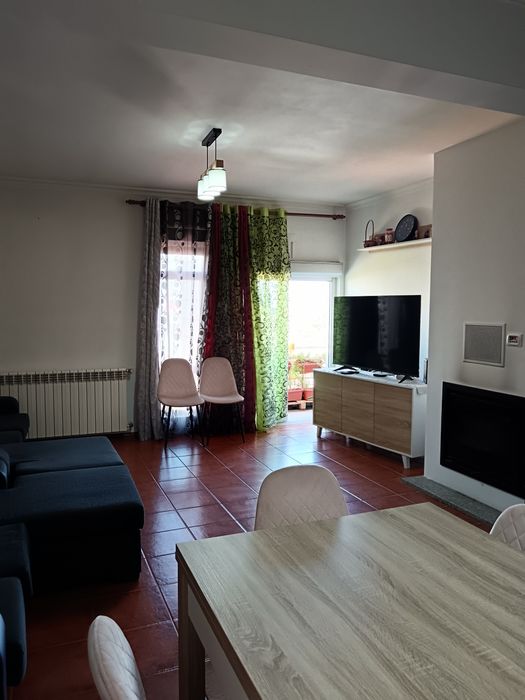 Vendo Apartamento T3 no Centro da Cidade de Mangualde  com muito luminosidade, acolhedor.