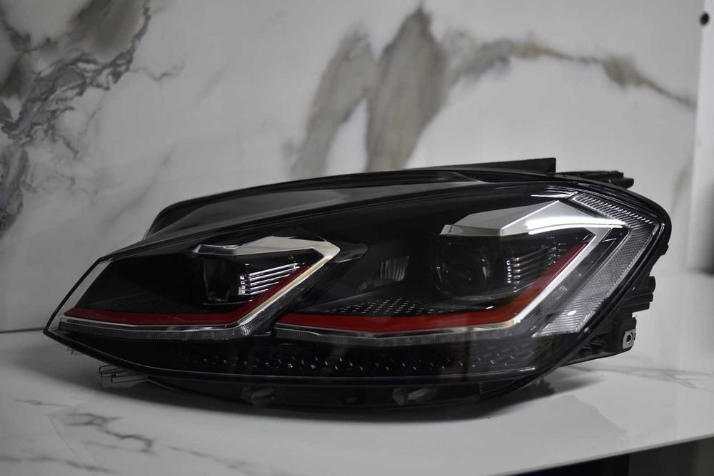 Par de Faróis Dianteiros Volkswagen Golf GTI MK7.5 (2013–2017)
