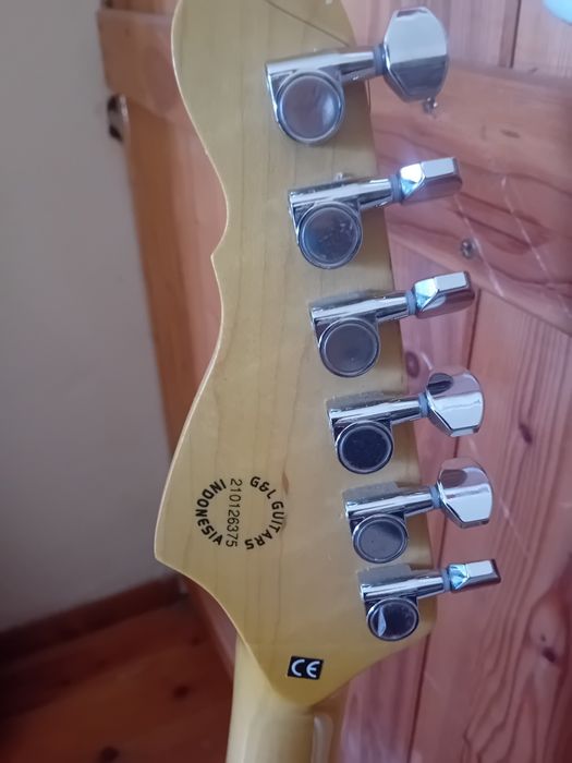Guitarra stratocaster