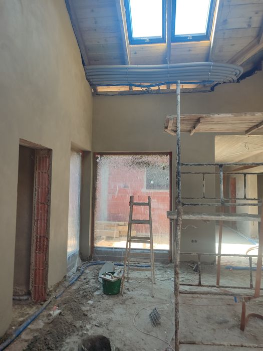 Tynki cementowo wapienne maszynowe