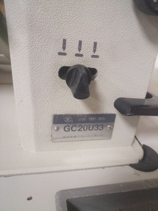 Машина  швейна промислова зигзаг typical GC20U33