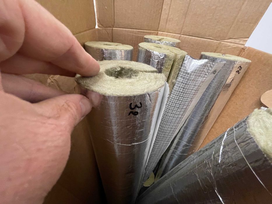 Otulina PAROC HVAC SECTION ALUCOAT o grubości 30 mm.