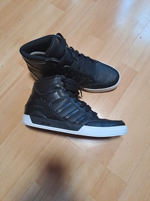 Оригінальні шкіряні кросівки Adidas 38.5: 550 грн. - Другие