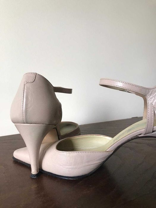 Sapatos Tacão em Pele