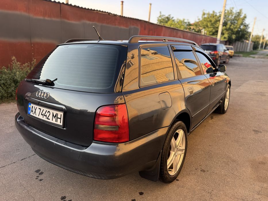 Продам Audi A4 B5 1998 года с ГБО