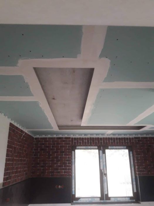 Malowanie Adaptacja poddasza ,Wykonanie konstrukcji pod piane pur