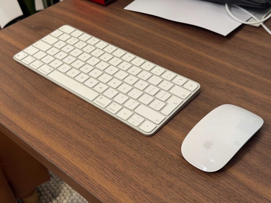 Apple Magic Mouse 2 (model A1657) + Apple Magic Keyboard (model A2450)