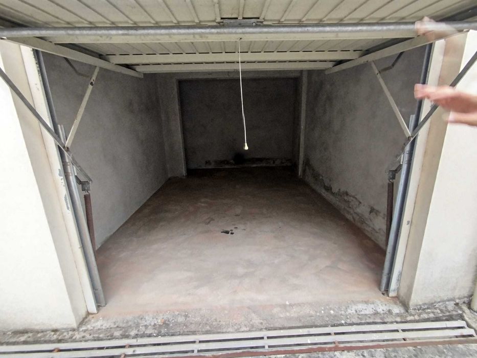 Garagens Calçada do Gato (Santo António dos Olivais)