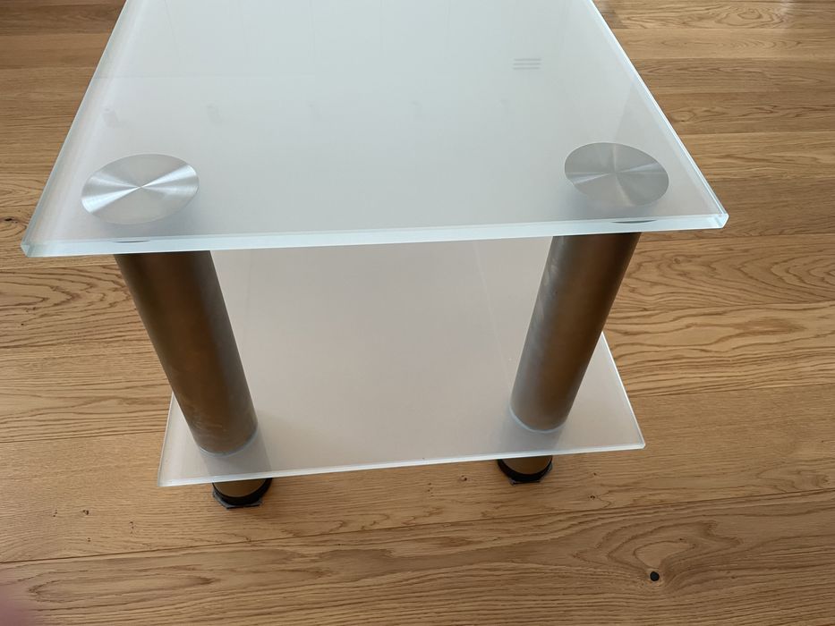 Stolik RTV ze szkła hartowanego