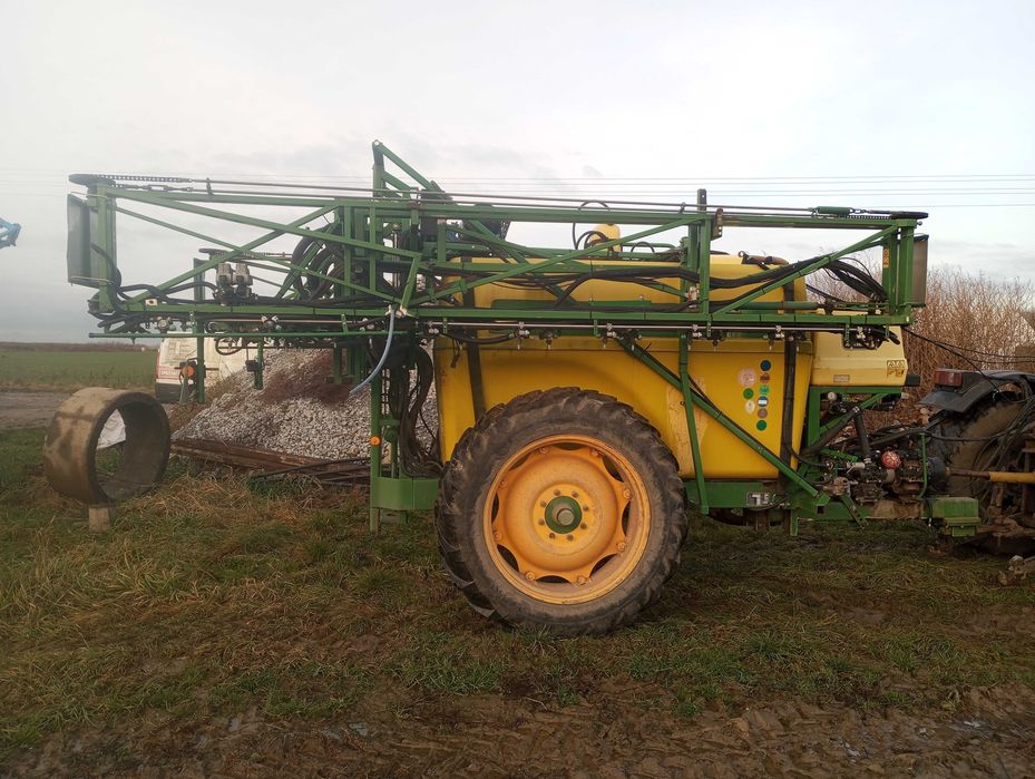 Opryskiwacz John Deere 4000 litrów