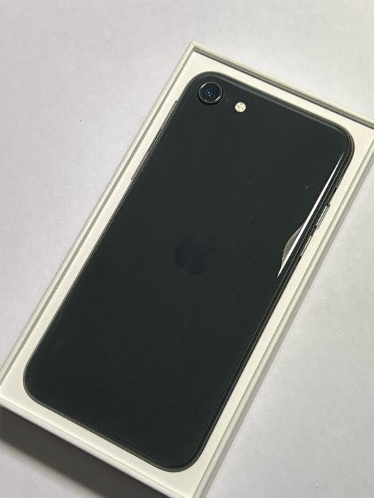 iPhone SE 2020 64GB чорний, акумулятор 93%