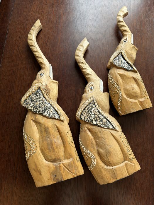 Zestaw drewniane slonie set figury ozdoby